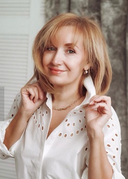 Rencontre-femmes-ukrainiennes-russes-agence-matrimoniale-UkraineMariage-Olena-55ans-ID2413